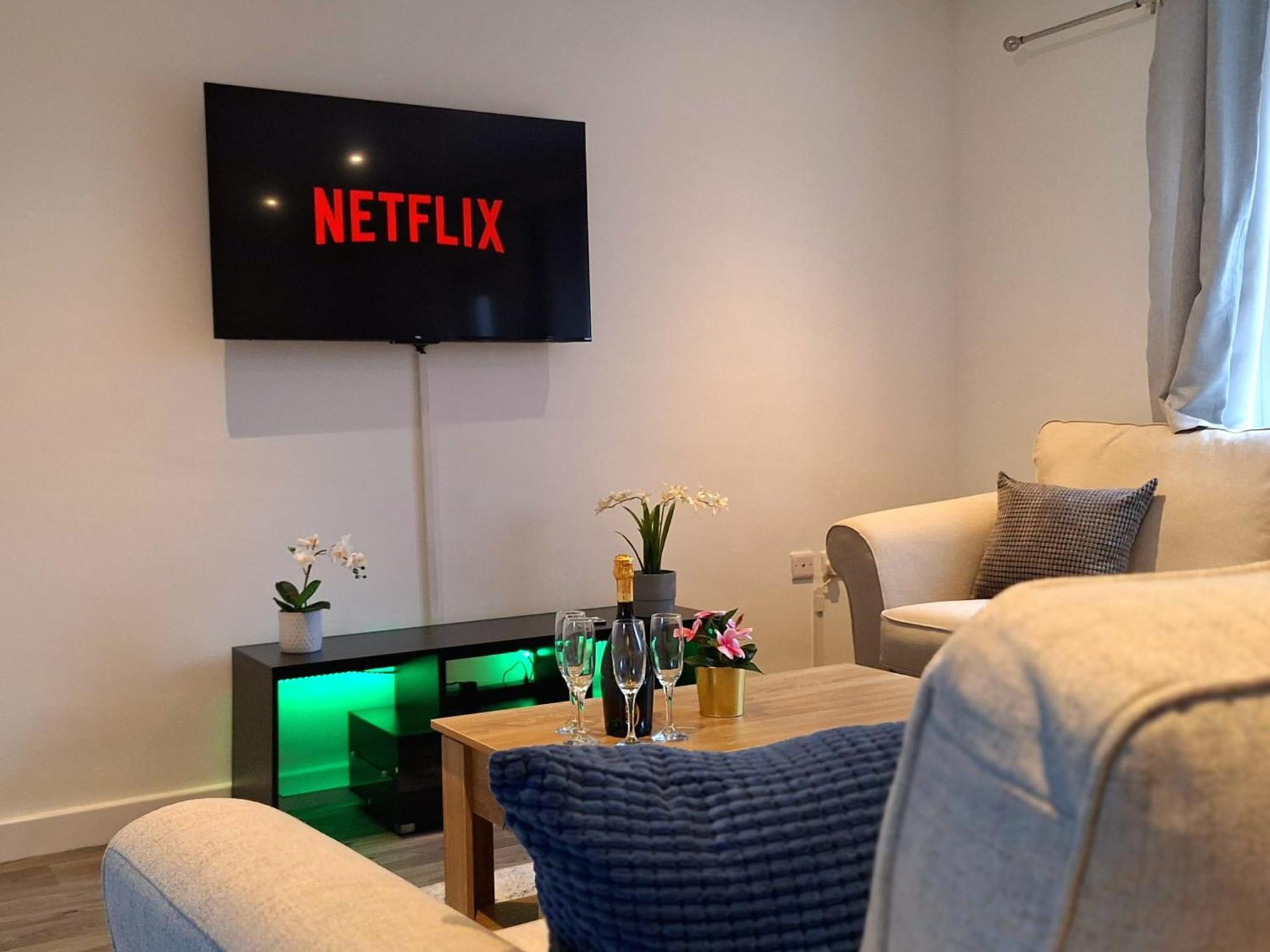 Cozy, Charming 3-Bedroom Home In Chester- Free Parking- Sleeps Up To 6 Екстериор снимка